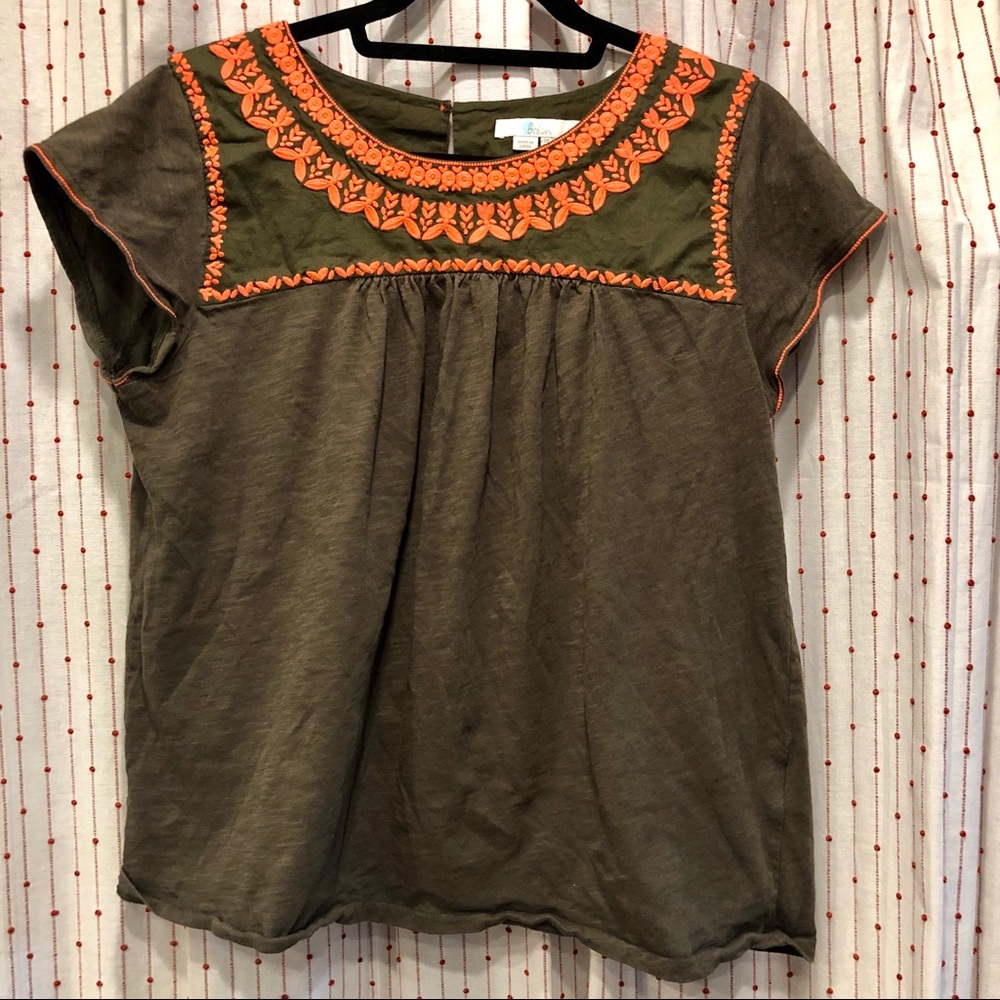 Boden t shirt with embroidered detail